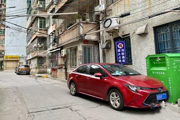 暢通消防通道，守護群眾安全！湛江坡頭消防聯合區交警大隊開展消防車通道專項整治